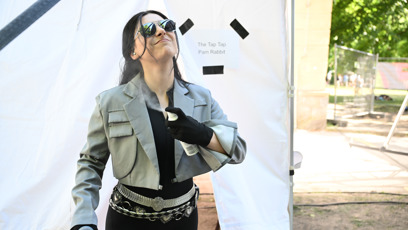 FOTO: Pam Rabbit v zákulisí festivalu Mezi ploty 2026.
