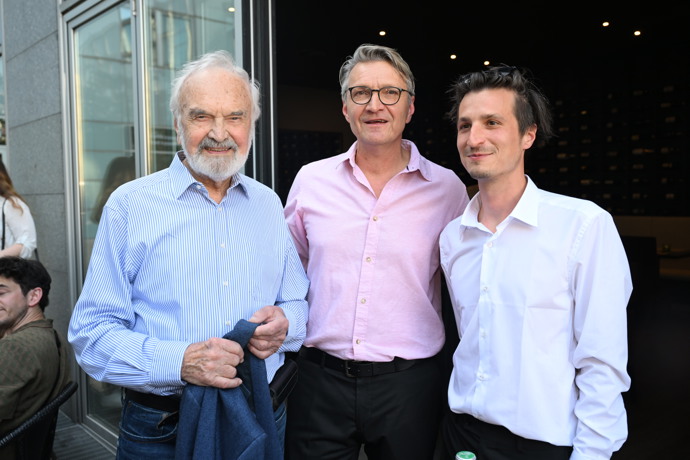 FOTO: Zdeněk Svěrák se synem Janem a vnukem Františkem. – stránka 48