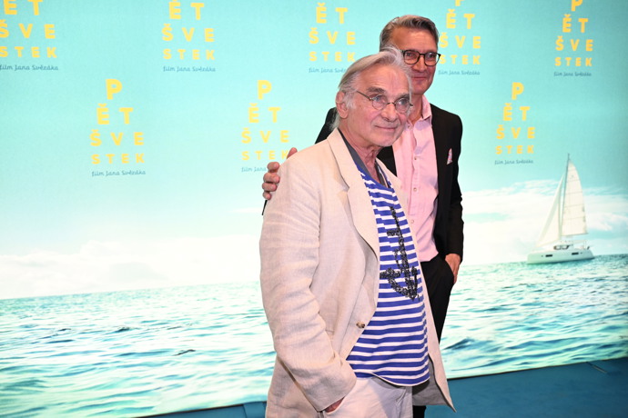 FOTO: Oldřich Kaiser na premiéře filmu Pět švestek. – stránka 64