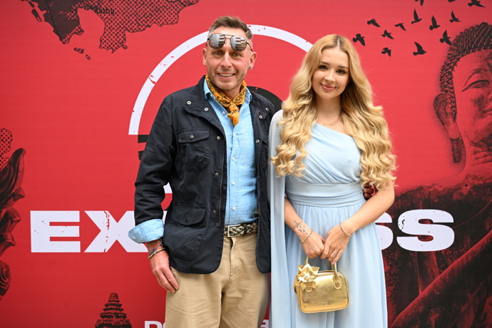 FOTO: Nicole Šáchová po boku Jana Tuny. – stránka 17