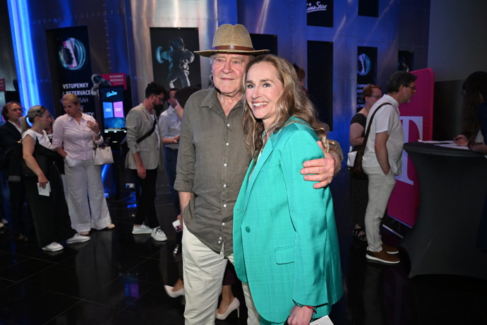 FOTO: Jan Vlasák na premiéře filmu Pět švestek. – stránka 58
