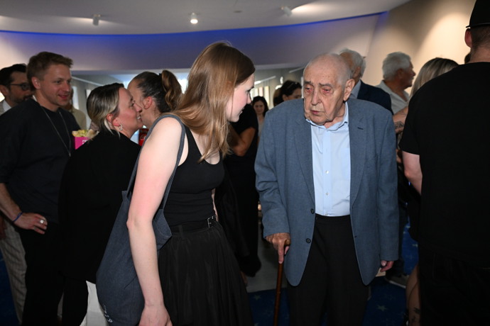 FOTO: Premiéru filmu Pět švestek si nenechal ujít ani Radkin Honzák. – stránka 40