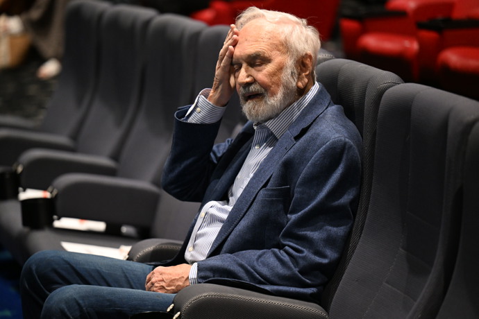 FOTO: Zdeňku Svěrákovi se v sále neudělalo dobře. – stránka 42