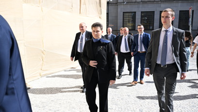 FOTO: Hosté přicházejí.
