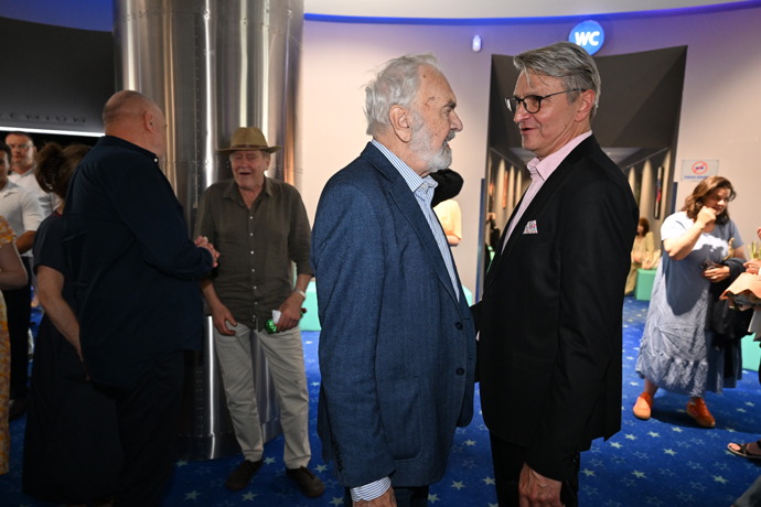 FOTO: Zdeněk Svěrák se synem Janem. – stránka 10
