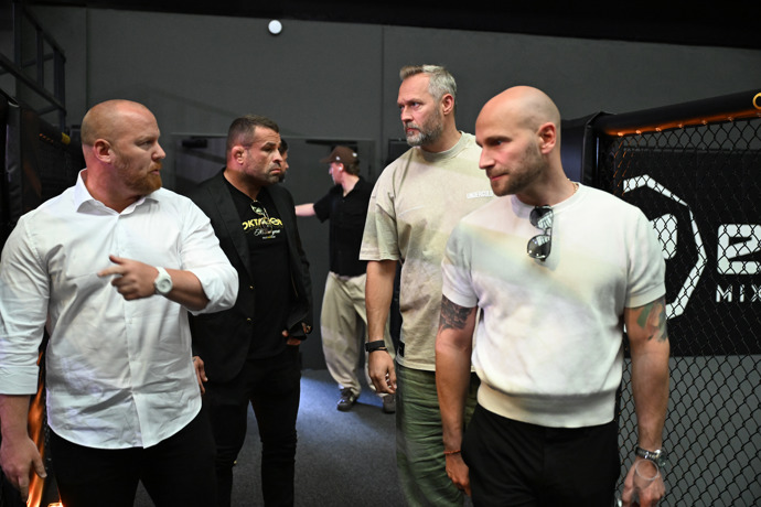 FOTO: Oktagon otevřel gym i s klecy. – stránka 4