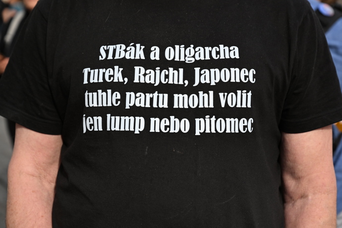 FOTO: Detail trička. – stránka 14