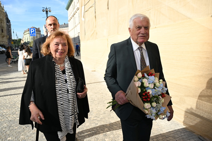 FOTO: Václav Klaus rovněž dorazil. – stránka 2