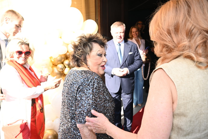 FOTO: Jiřina Bohdalová na své oslavě. – stránka 26