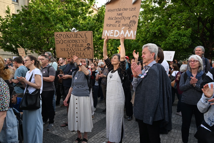 FOTO: Demonstrace Milionu chvilek na Staroměstském náměstí. – stránka 2