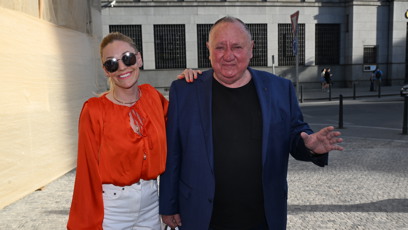 FOTO: Vítězslav Jandák dorazil na narozeniny Jiřiny Bohdalové po boku krásné ženy.