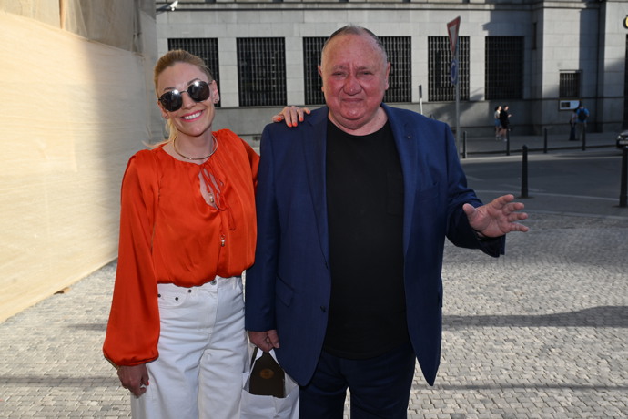 FOTO: Vítězslav Jandák dorazil na narozeniny Jiřiny Bohdalové po boku krásné ženy.