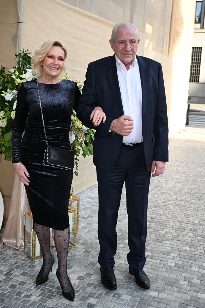 FOTO: Helena Vondráčková s Martinem Michalem. – stránka 4