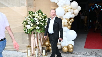 FOTO: Petr Janda odcházel z narozenin Jiřiny Bohdalové sám.