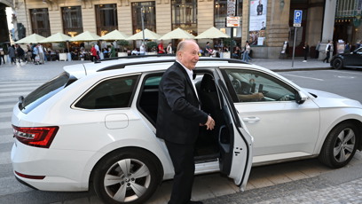 FOTO: Petr Janda odcházel z narozenin Jiřiny Bohdalové sám.