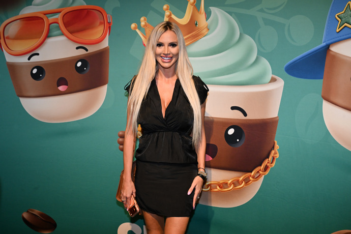 FOTO: Denise Ayverdi alias Bobina vypadala krásně. – stránka 1