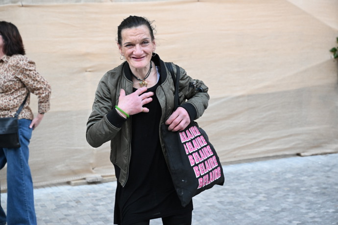 FOTO: Katka Bradáčová v centru Prahy. – stránka 16