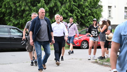 FOTO: Petr Pavel přichází.
