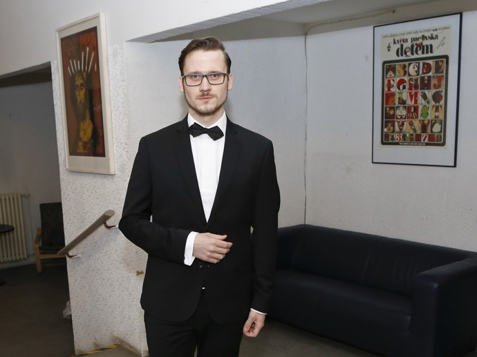 FOTO: Dokumentarista Jiří Sádek se po návratu z Asie a Afriky odhodlal k radikálnímu kroku. Zrušil klasické bydlení a už víc než tři měsíce žije střídavě v hostelech, hotelech nebo apartmánech přes Airbnb.