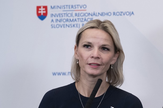 FOTO: Ministryně pro místní rozvoj Zuzana Mrázová. – stránka 2