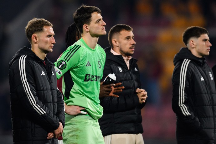 FOTO: Jakub Surovčík. – stránka 1