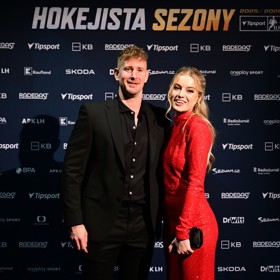 Červenka a Pecháčková na předávání cen Hokejista sezony.