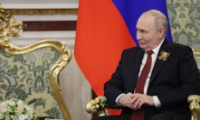 Spekulace o špatném zdravotním stavu Vladimira Putina podnítil zejména jeho vzhled na oslavách Dne vítězství na Rudém náměstí v Moskvě, kde prezident působil sešle a unaveně.