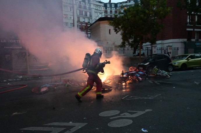 FOTO: Násilnosti v Paříži po sobotním vítězství fotbalového klubu Paris St. Germain. – stránka 3