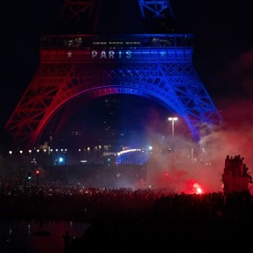 Násilnosti v Paříži po sobotním vítězství fotbalového klubu Paris St. Germain.