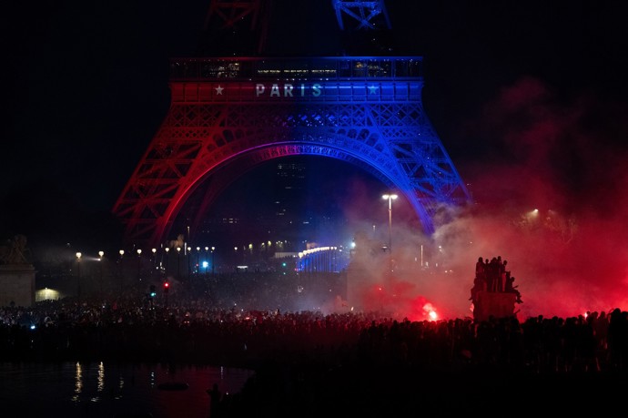 FOTO: Násilnosti v Paříži po sobotním vítězství fotbalového klubu Paris St. Germain. – stránka 2