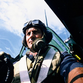 Jedním z důvodů, proč tento film Jan Svěrák natočil, byla touha zjistit, odkud se v lidech bere hrdinství. Na snímku Ondřej Vetchý.