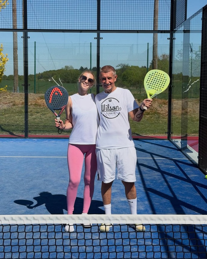 FOTO: Andrej Babiš s dcerou Vivien. – stránka 17