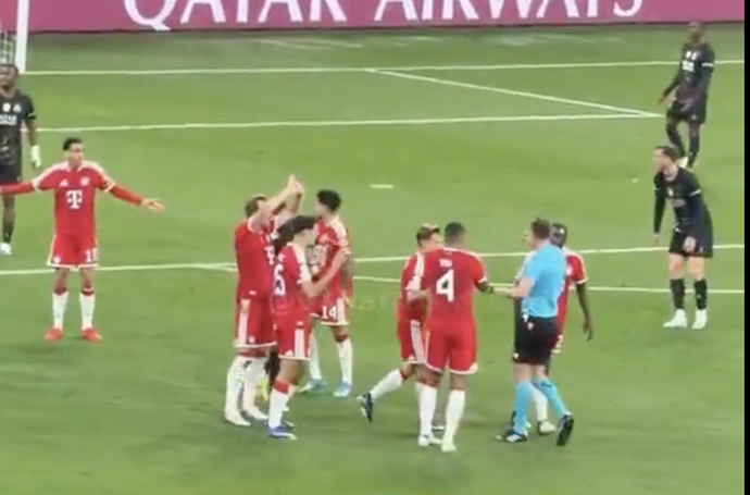 FOTO: Hráči Bayernu tomu nemohl uvěřit. – stránka 4