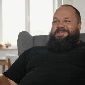 Tomáš Fremr váží 185 kilogramů. 