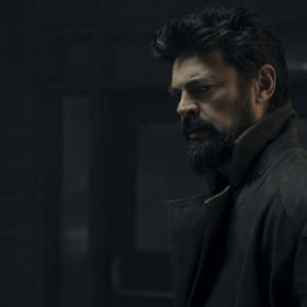 Hlavního hrdinu seriálu Butche hraje Karl Urban.