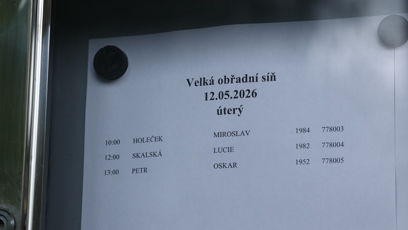FOTO: Poslední rozloučení s hudebníkem Oskarem Petrem ve Strašnicích.