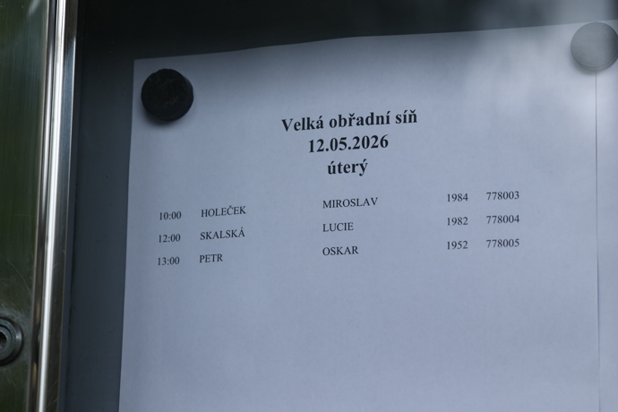 FOTO: Poslední rozloučení s hudebníkem Oskarem Petrem ve Strašnicích. – stránka 49