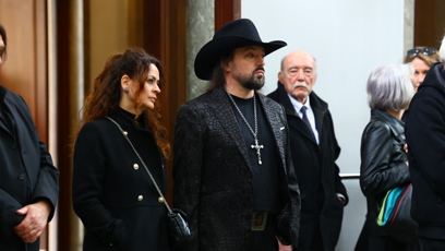 FOTO: Poslední rozloučení s hudebníkem Oskarem Petrem ve Strašnicích.