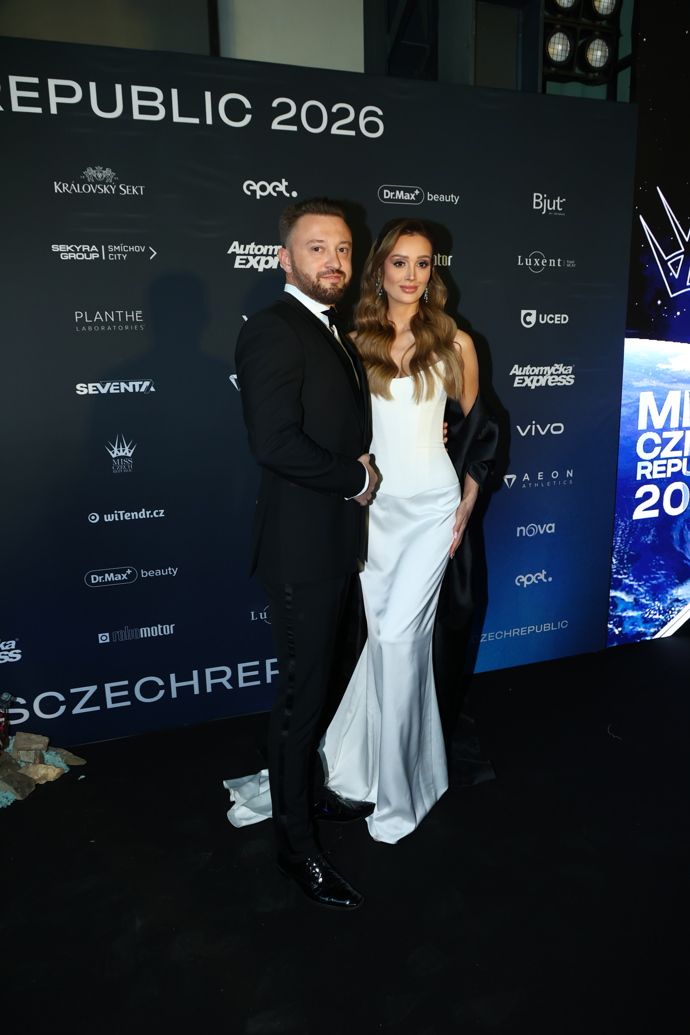 FOTO: Vítězka Miss Czech Republic 2025 Linda Górecká s doprovodem. – stránka 4