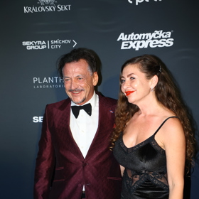 Tatínek Dominique Alagie se svou ženou.