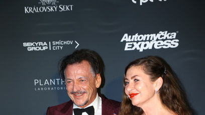 FOTO: Tatínek Dominique Alagie se svou ženou.