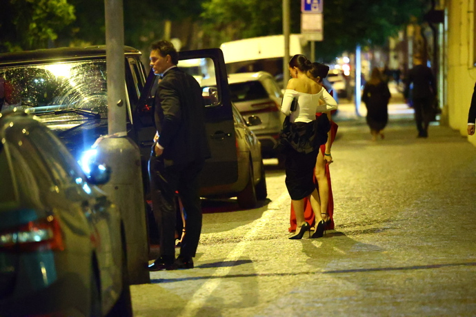 FOTO: Jaromír Jágr odcházel se svou Dominikou.