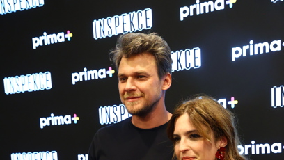 FOTO: Vojta Dyk a Kristýna Ryška na premiéře seriálu Inspekce.