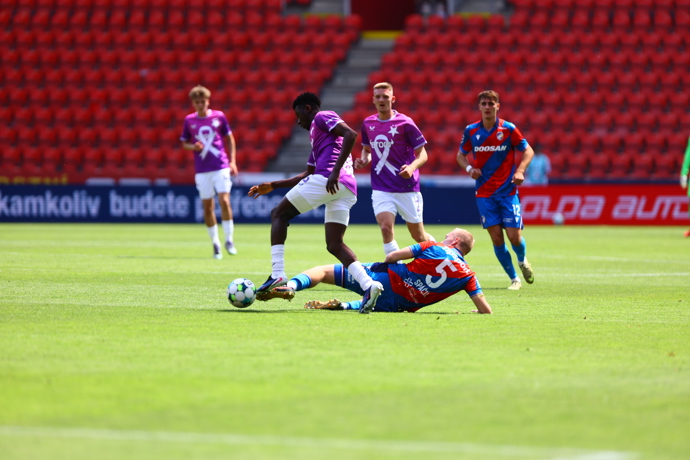 FOTO: Slavie porazila Plzeň 3:0. – stránka 41