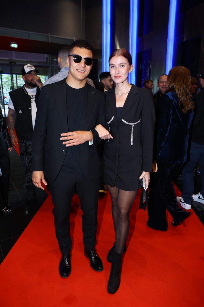 FOTO: Spolumajitel Clashe Tomáš Linh Le Sy a modelka Denisa Ryndová. – stránka 5