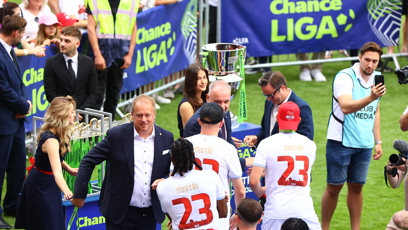 FOTO: Fotbalová Slavie slaví titul.