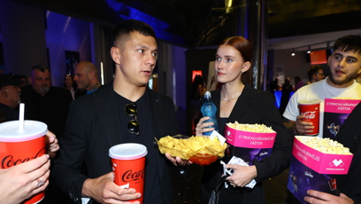 FOTO: Tomáš Linh Le Sy a Denisa Ryndová nezapomněli na občerstvení.