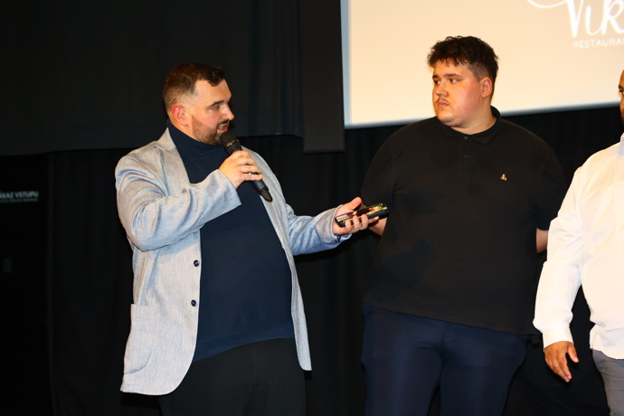 FOTO: Tomáš Magnusek odmalička trpěl nadváhou. – stránka 1