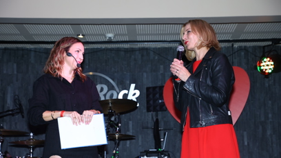 FOTO: Veronika Arichteva na akci oslavila narozeniny.