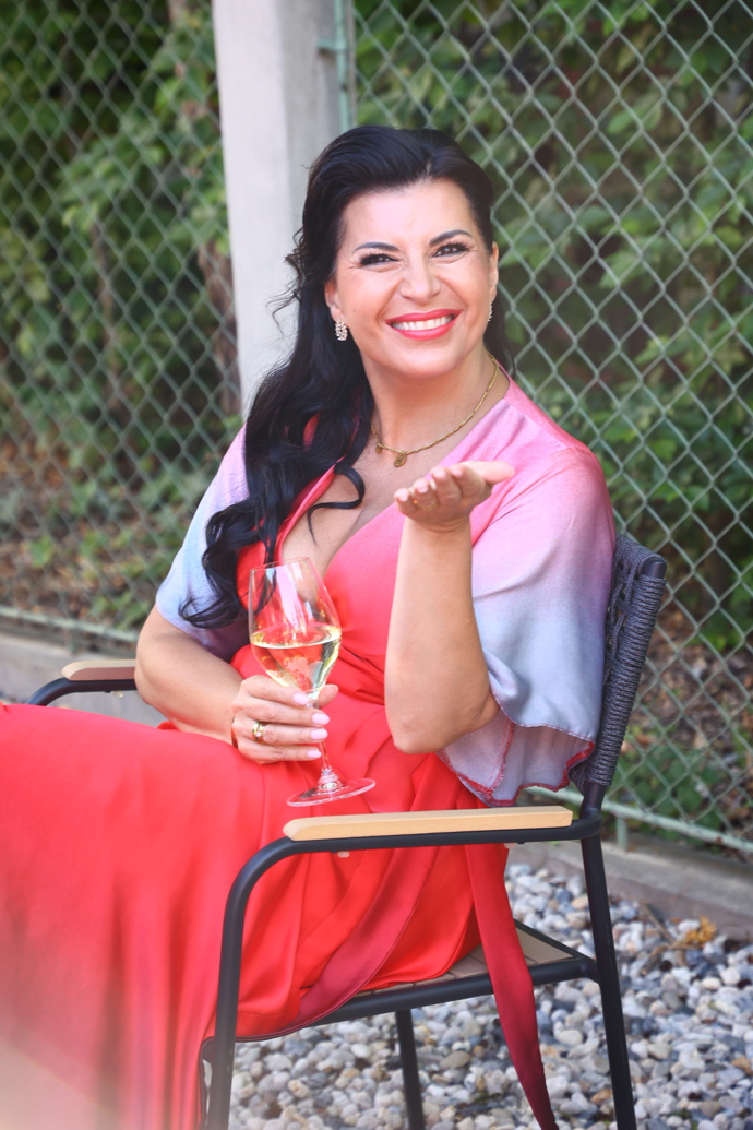 FOTO: Andrea Kalivodová na narozeninové oslavě kliniky estetické medicíny a plastické chirurgie. – stránka 4
